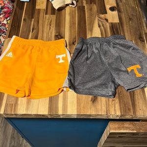 2t university of Tennessee shorts